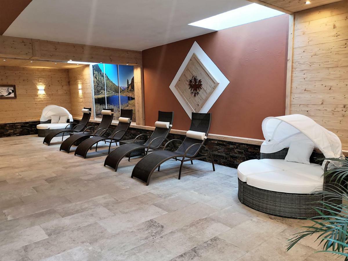 Apart Hotel Ideal Ладис Екстериор снимка